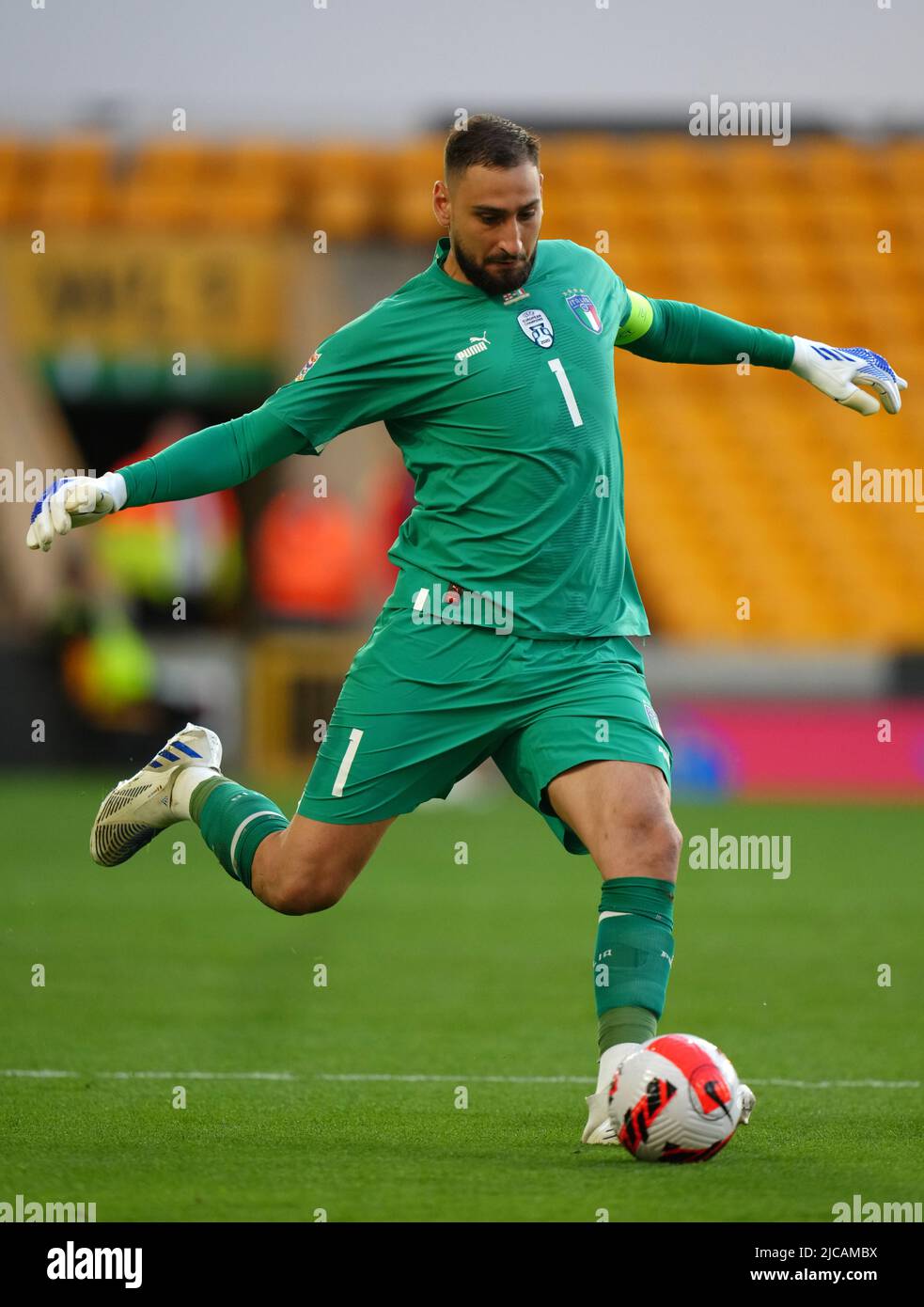 Italiens Torwart Gianluigi Donnarumma während des Spiels der UEFA Nations League im Molineux Stadium, Wolverhampton. Bilddatum: Samstag, 11. Juni 2022. Stockfoto