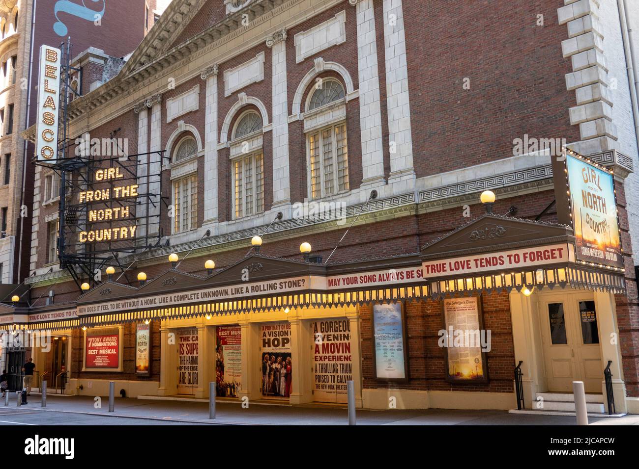 Belasco Theatre Marquee mit „Girl from the North Country“, New York City, USA 2022 Stockfoto