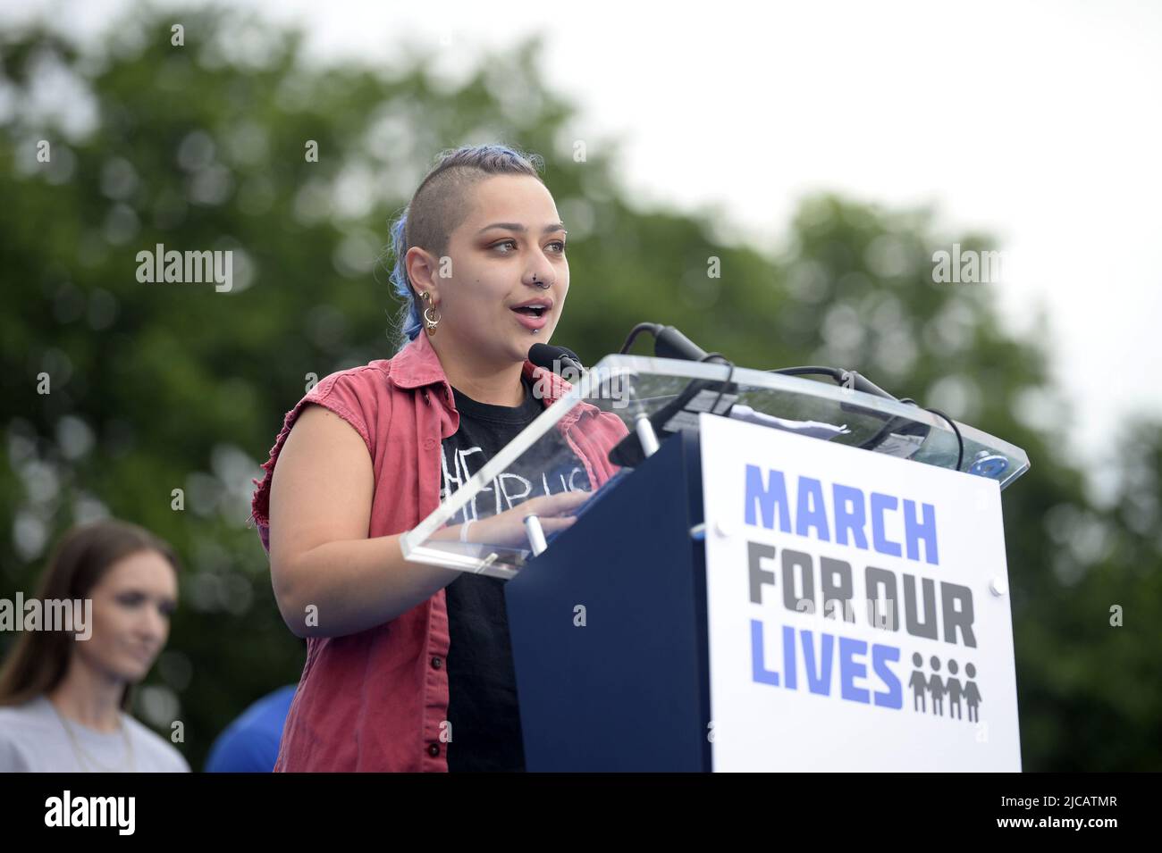 Washington, Usa. 11.. Juni 2022. Der Parkland-Überlebende X Gonzalez spricht am Samstag, den 11. Juni 2022, während einer Kundgebung gegen Waffengewalt in der National Mall in Washington, DC. Die Bewegung „Marsch um unser Leben“ begann nach den Dreharbeiten an der Marjory Stoneman Douglas High School in Parkland, Florida im Februar 2018. Nach den jüngsten Massenerschießungen in Buffalo, New York und Uvalde, Texas, fordern Aktivisten weiterhin den Kongress auf, Gesetze über Waffengewalt und Waffensicherheit auszuhandeln. Foto von Bonnie Cash/UPI Credit: UPI/Alamy Live News Stockfoto