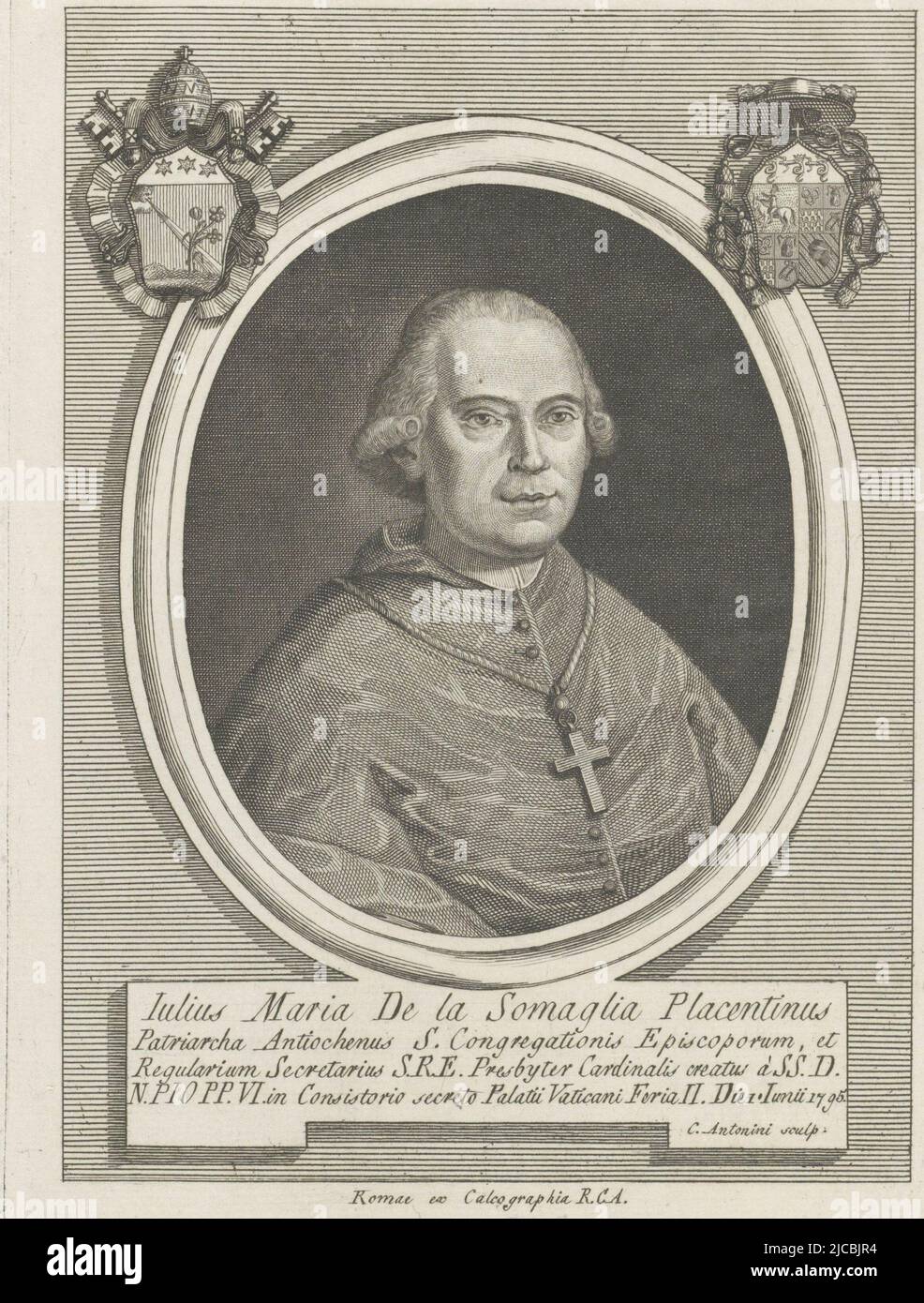 Porträt von Kardinal Giulio Maria della Somaglia in einem Oval über zwei Wappen unter dem Porträt ein Rahmen mit lateinischem Text, Porträt von Kardinal Giulio Maria della Somaglia, Druckerei: Carlo Antonini, (auf Objekt erwähnt), Verleger: Calcografia Romana, (auf Objekt erwähnt), Druckerei: Italien, Verlag: Rome, 1795 - 1805, Papier, Gravur, H 227 mm × B 168 mm Stockfoto