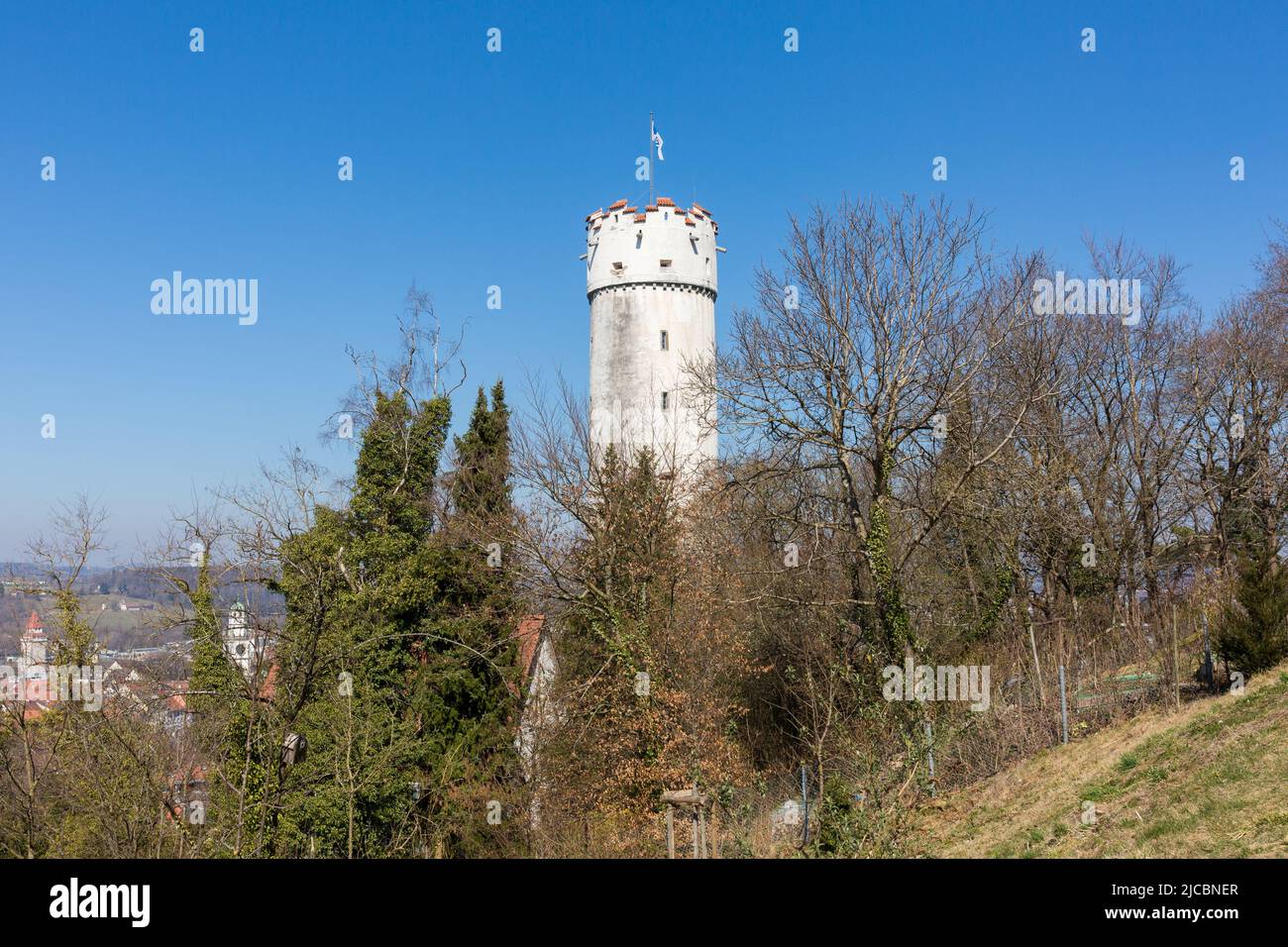 Ravensburg, Deutschland - 23. März 2022: Blick auf den Mehlsack - Wahrzeichen und berühmtesten Turm von Ravensburg. Stockfoto