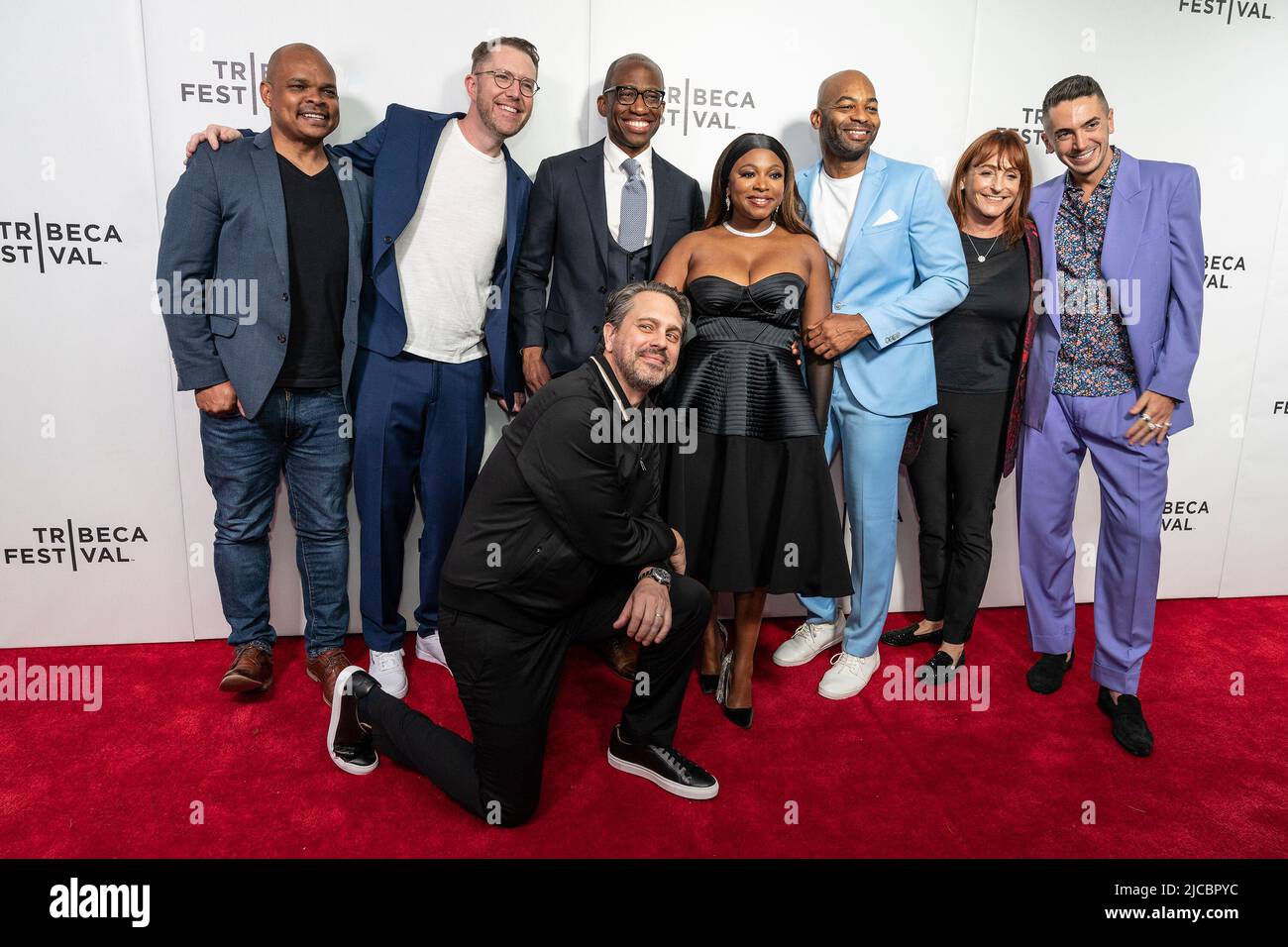 11. Juni 2022, New York, New York, Usa: Warren Adams, Hunter Arnold, Thomas Sadoski, Eromose, Naturi Naughton, Brandon Victor Dixon, Linda Rubin, zu Gast beim Tribeca Film Festival für den Film ''88'' im Village East von Angelika (Bildquelle: © Lev Radin/Pacific Press via ZUMA Press Wire) Stockfoto