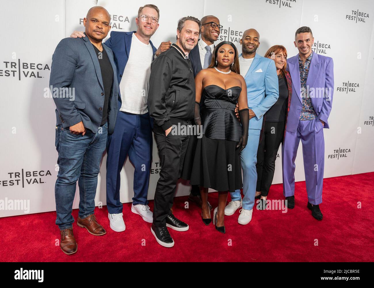 11. Juni 2022, New York, New York, Usa: Warren Adams, Hunter Arnold, Thomas Sadoski, Eromose, Naturi Naughton, Brandon Victor Dixon, Linda Rubin, zu Gast beim Tribeca Film Festival für den Film ''88'' im Village East von Angelika (Bildquelle: © Lev Radin/Pacific Press via ZUMA Press Wire) Stockfoto