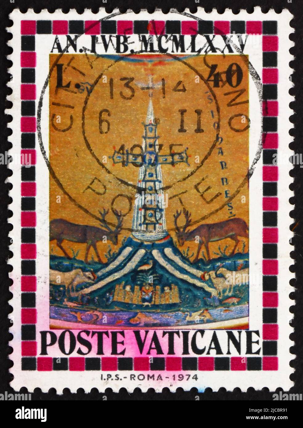 VATIKAN - CA. 1974: Eine im Vatikan gedruckte Briefmarke zeigt Cross besiegt von Taube, Heiliges Jahr, ca. 1974 Stockfoto