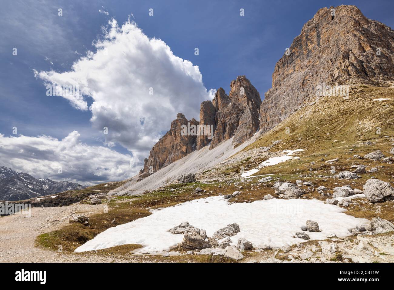 Die drei Gipfel von Lavaredo, vom Hauptpfad aus gesehen Stockfoto