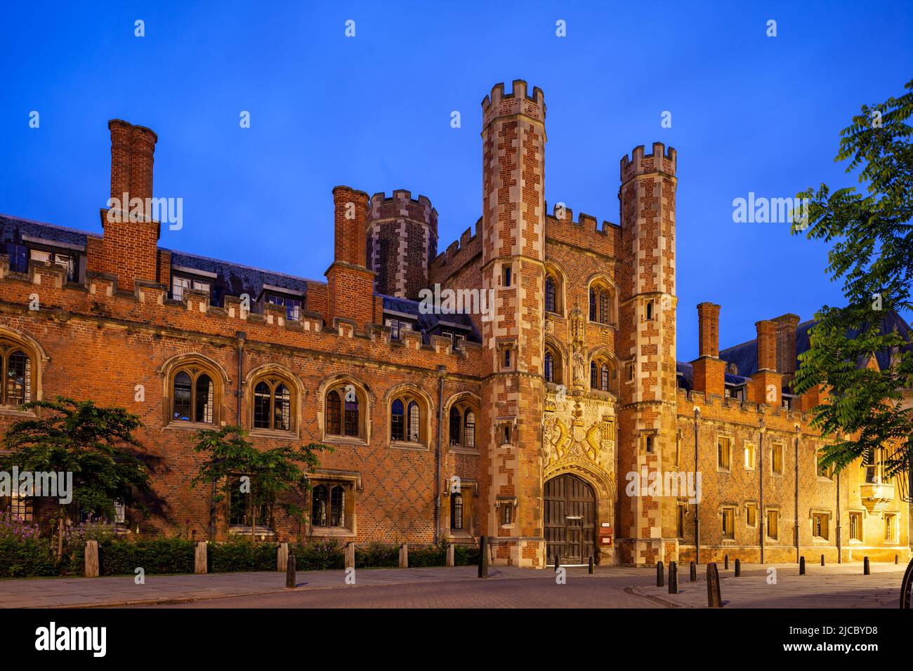 Morgendämmerung am Trinity College in Cambridge, England. Stockfoto