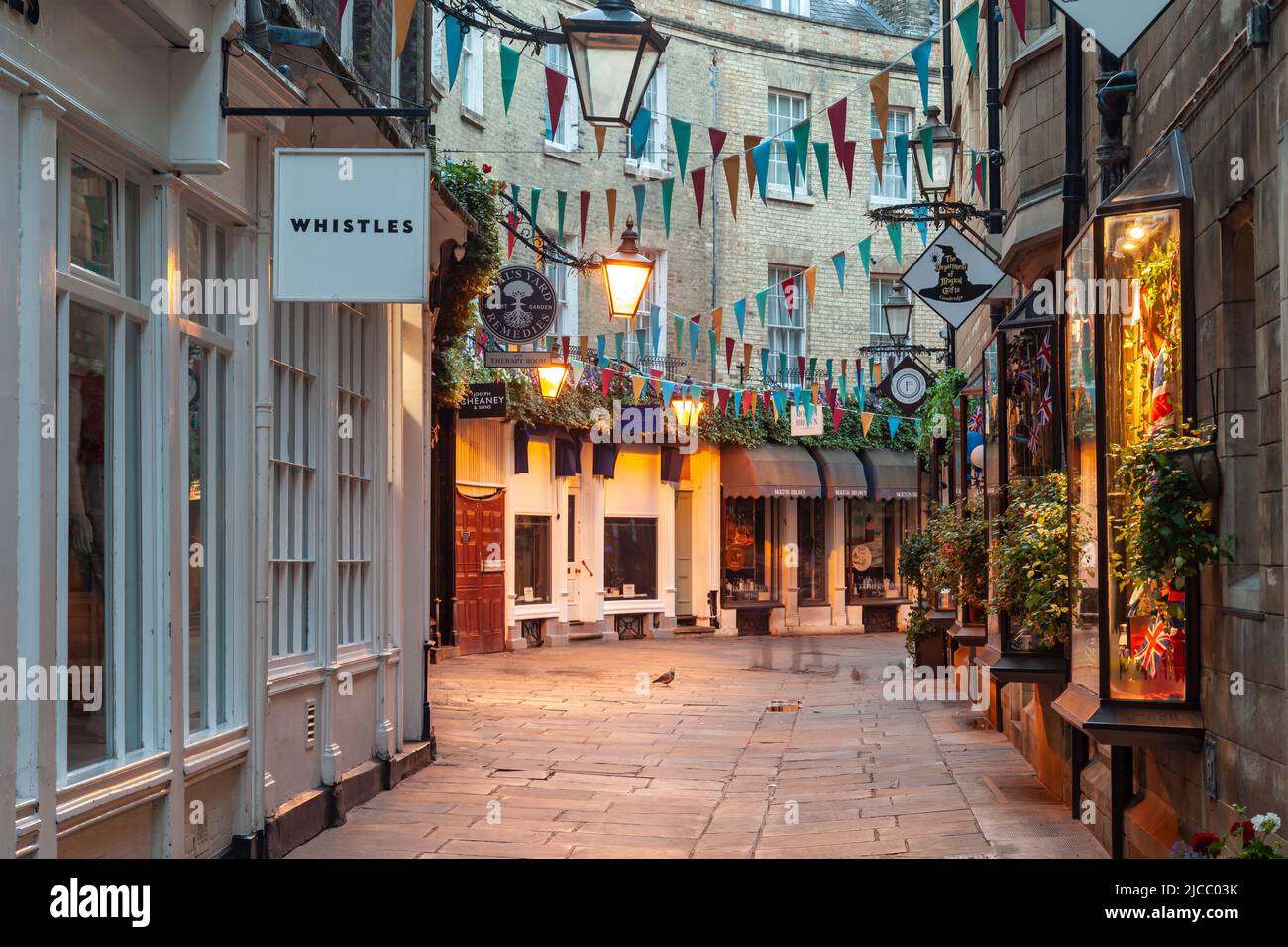 Morgengrauen auf dem Rosenhalbmond im Stadtzentrum von Cambridge, England. Stockfoto