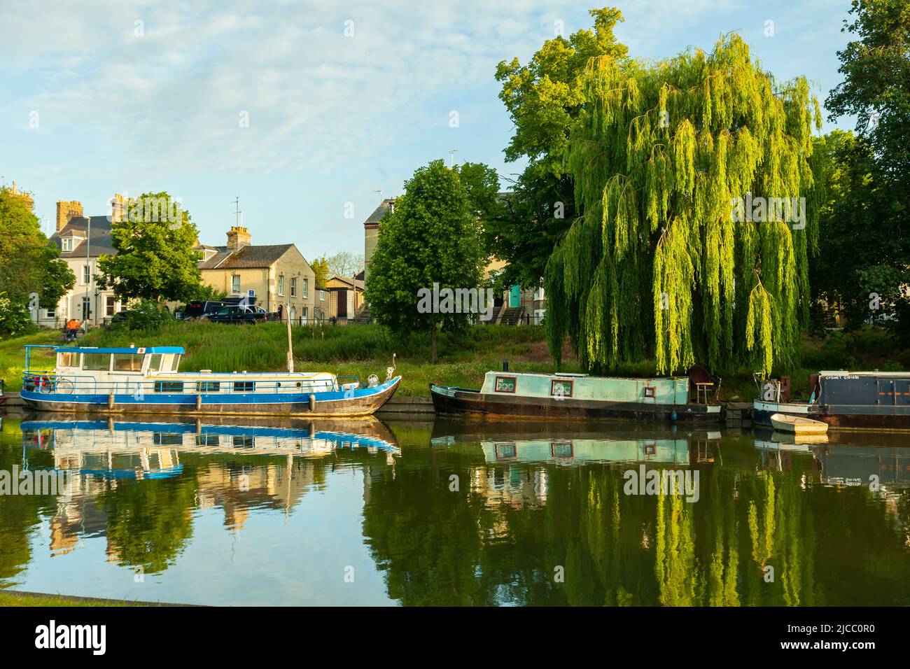 Frühlingsmorgen auf dem Fluss Cam in Cambridge, England. Stockfoto