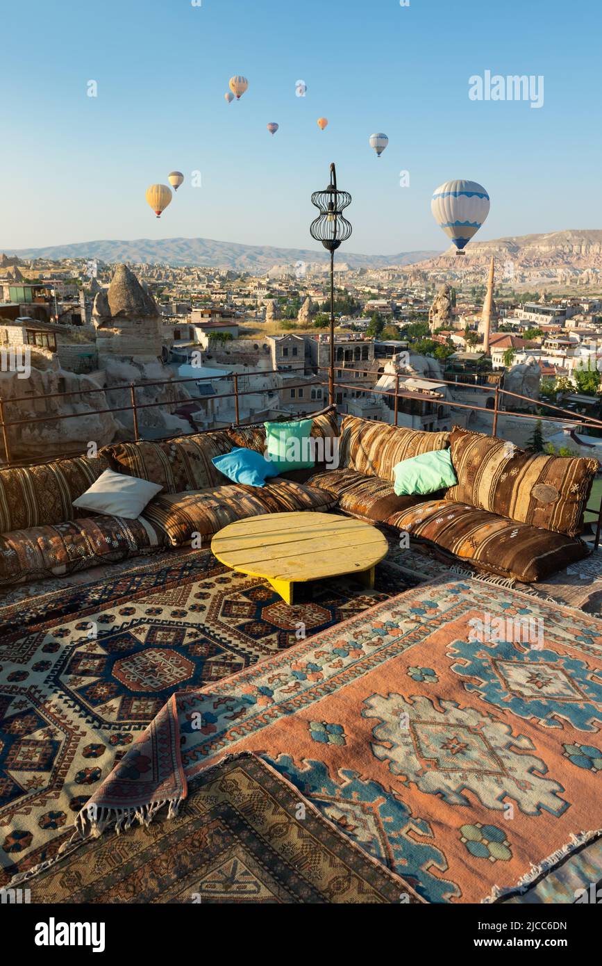 Blick von der Café-Terrasse in Kappadokien Stockfoto