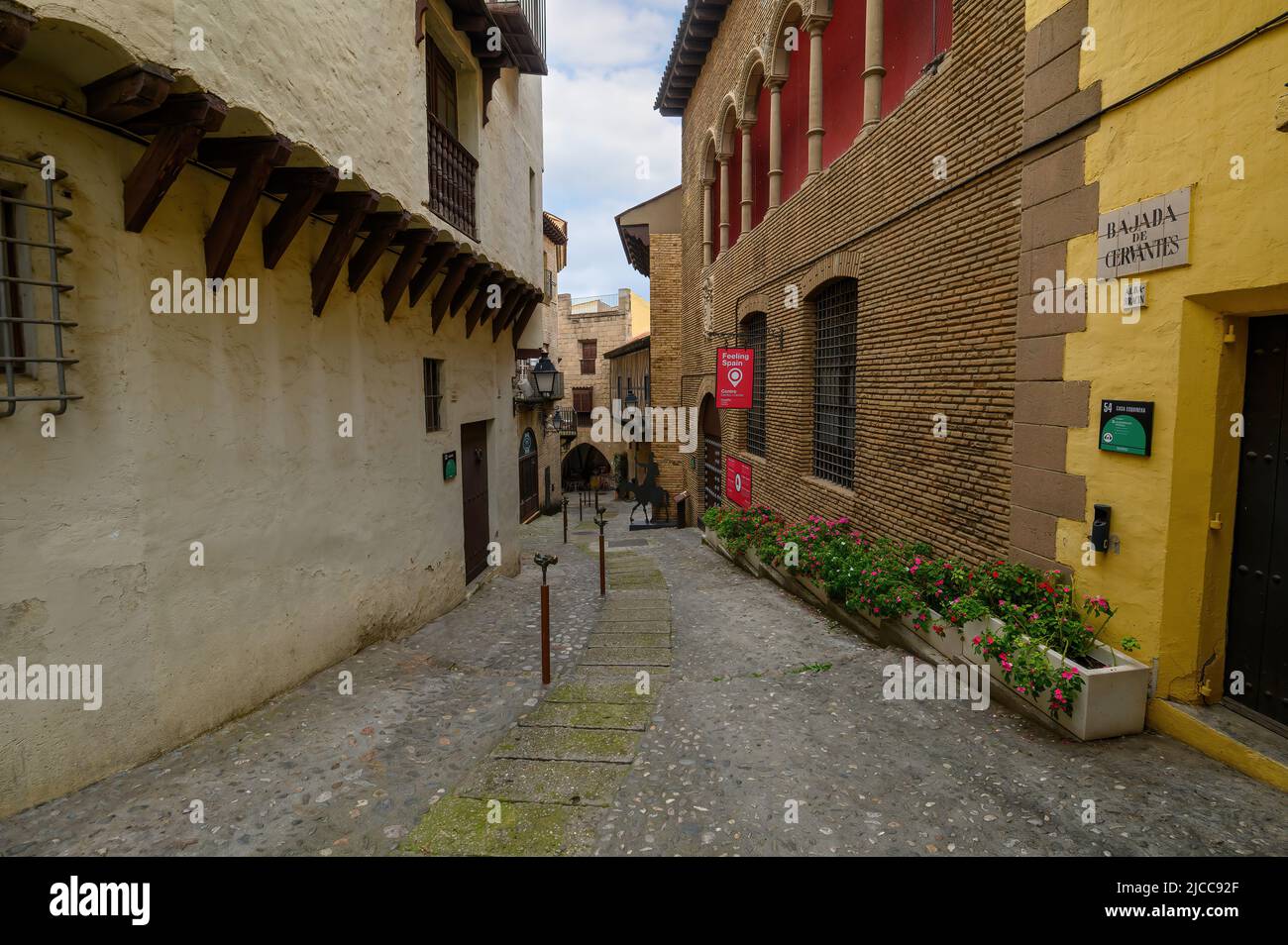 Barcelona, Spanien. Poble Espanyol – Freilichtmuseum, erbaut 1929, mit 117 Gebäuden, die Spaniens typische regionale Architektur zeigen. Stockfoto