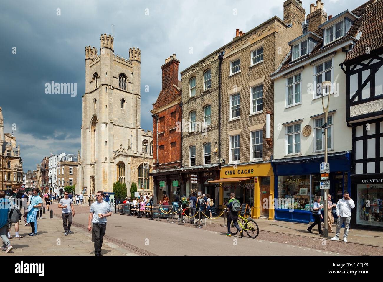 Great St Mary's Church auf der King's Parade in Cambridge, England. Stockfoto