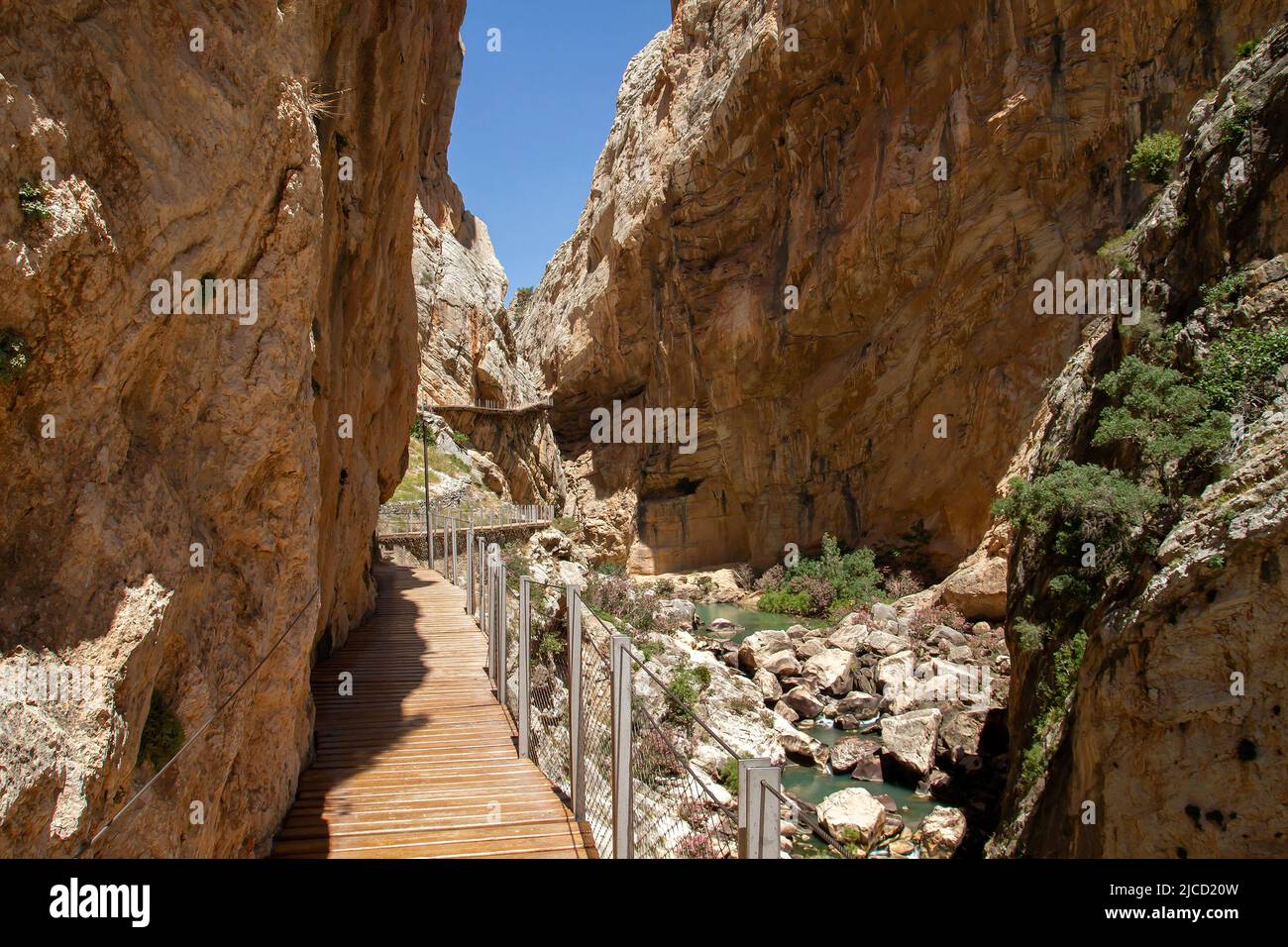 Caminito del Rey Gehweg in der Schlucht der Gaitanes, Schlucht des Guadalhorce Flusses in Malaga, Spanien. Stockfoto