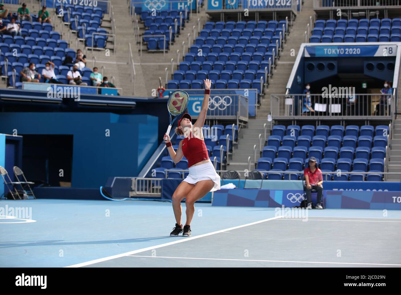 29.. JULI 2021 - TOKIO, JAPAN: Belinda Bencic aus der Schweiz beim Tennis Women's Singles Semifinale gegen Elena Rybakina aus Kasachen im Einsatz Stockfoto