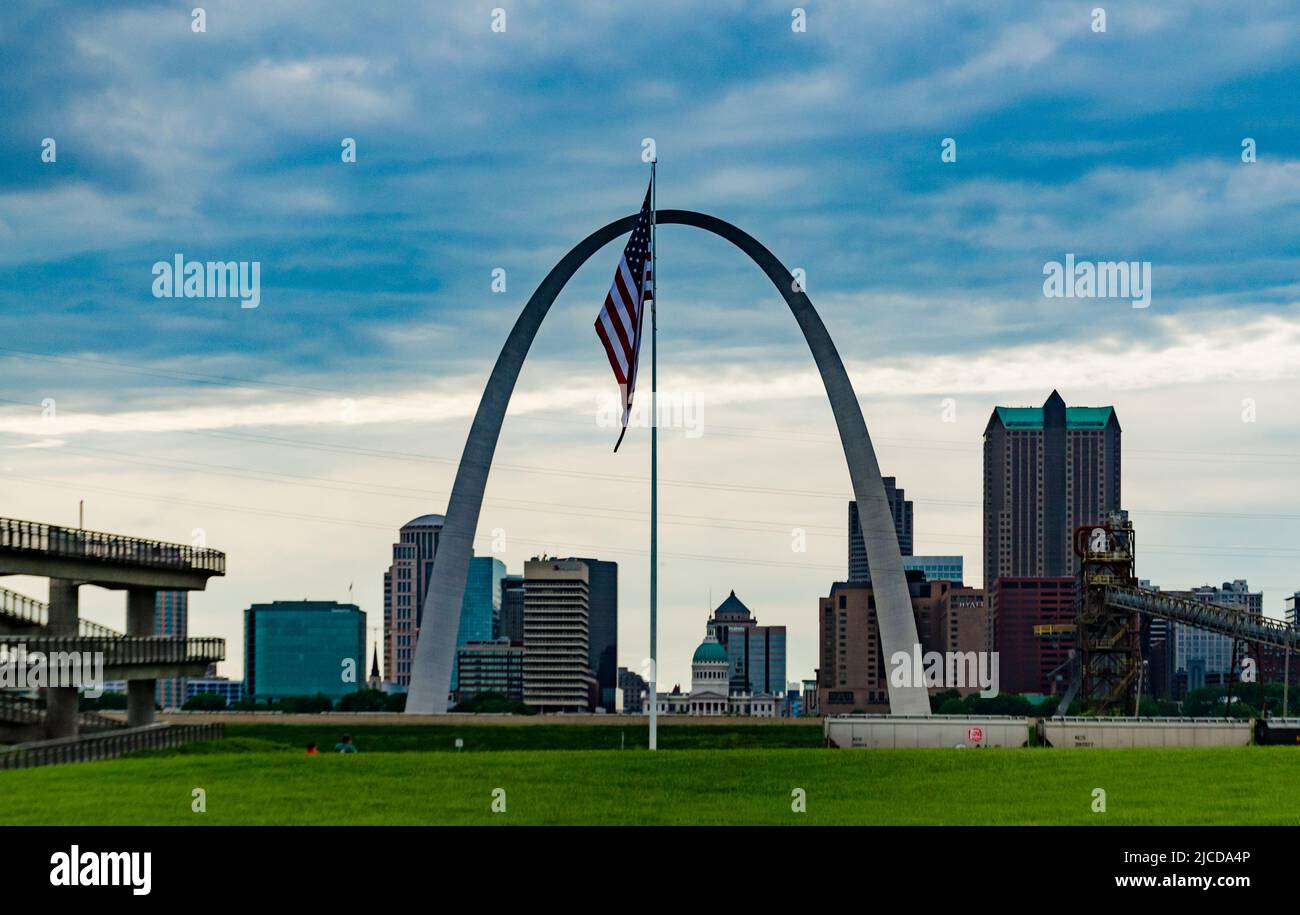 Missouri, USA - 15. MAI 2018: - Saint Louis Arch mit Skyline, Missouri, USA Stockfoto