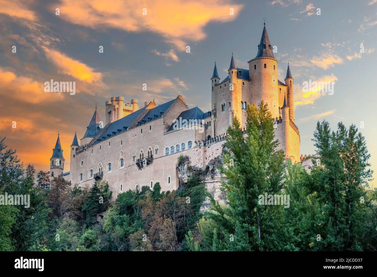 Der Alcazar von Segovia bei Sonnenuntergang, in Castilla y Leon, Spanien Stockfoto