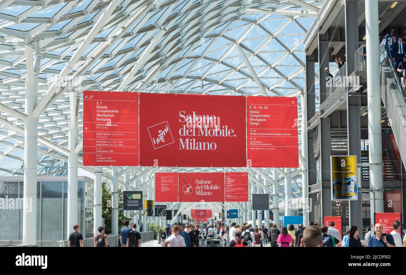 Mailand, Lombardei, Italien - 9. Juni 2022: Möbelmesse (Salone del Mobile), internationale Ausstellung für Wohnmöbel und Accessoires in Mailand. Stockfoto