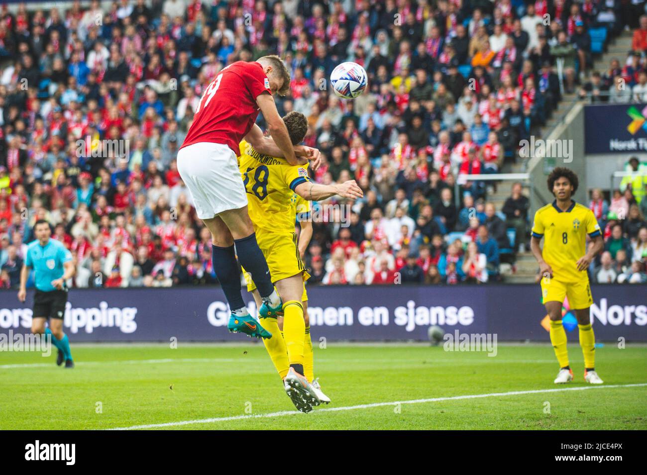 Oslo, Norwegen. 12.. Juni 2022. Alexander Sorloth (19) aus Norwegen erzielt beim Spiel der UEFA Nations League zwischen Norwegen und Schweden im Ullevaal Stadion in Oslo 3-1 Punkte. (Foto: Gonzales Photo/Alamy Live News Stockfoto