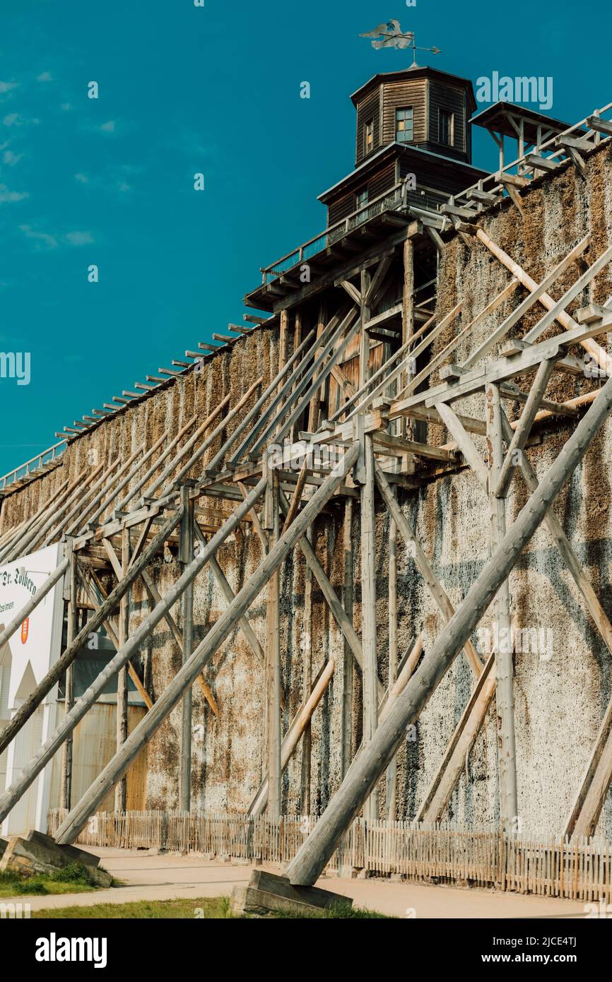 Holzkonstruktion auf einer alten Salzproduktion Stockfoto