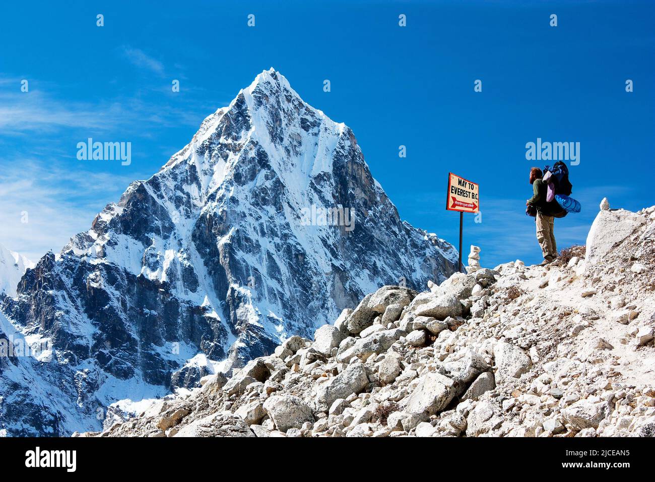 Wegweiser zum Mount everest B.c., Khumbu Gletscher und Mensch, Nepal Himalaya Berge Stockfoto