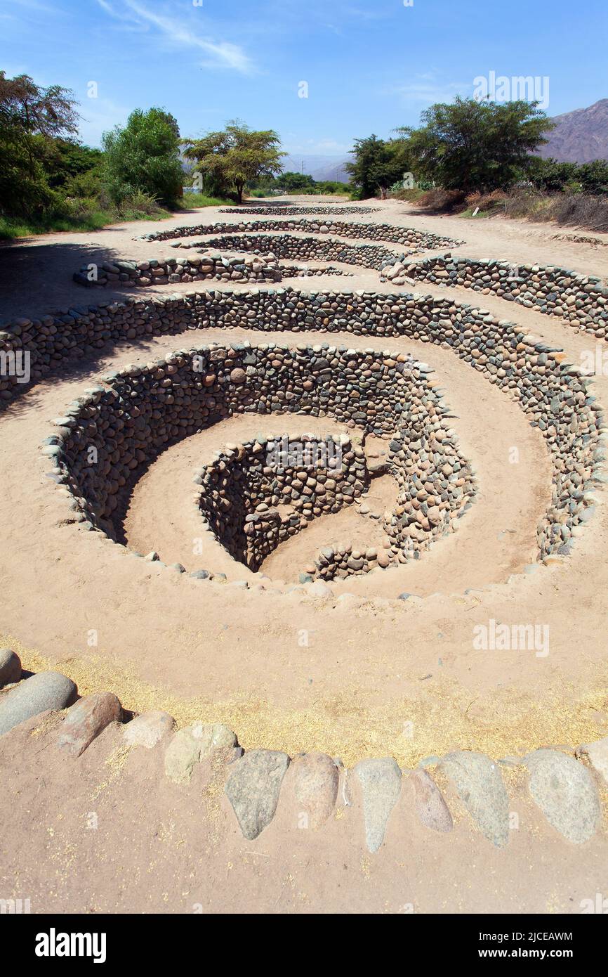 Cantalloc Aquädukt in Nazca, Spiral oder Kreis Aquädukte oder Brunnen, Peru, Inka Architektur und Kultur Stockfoto
