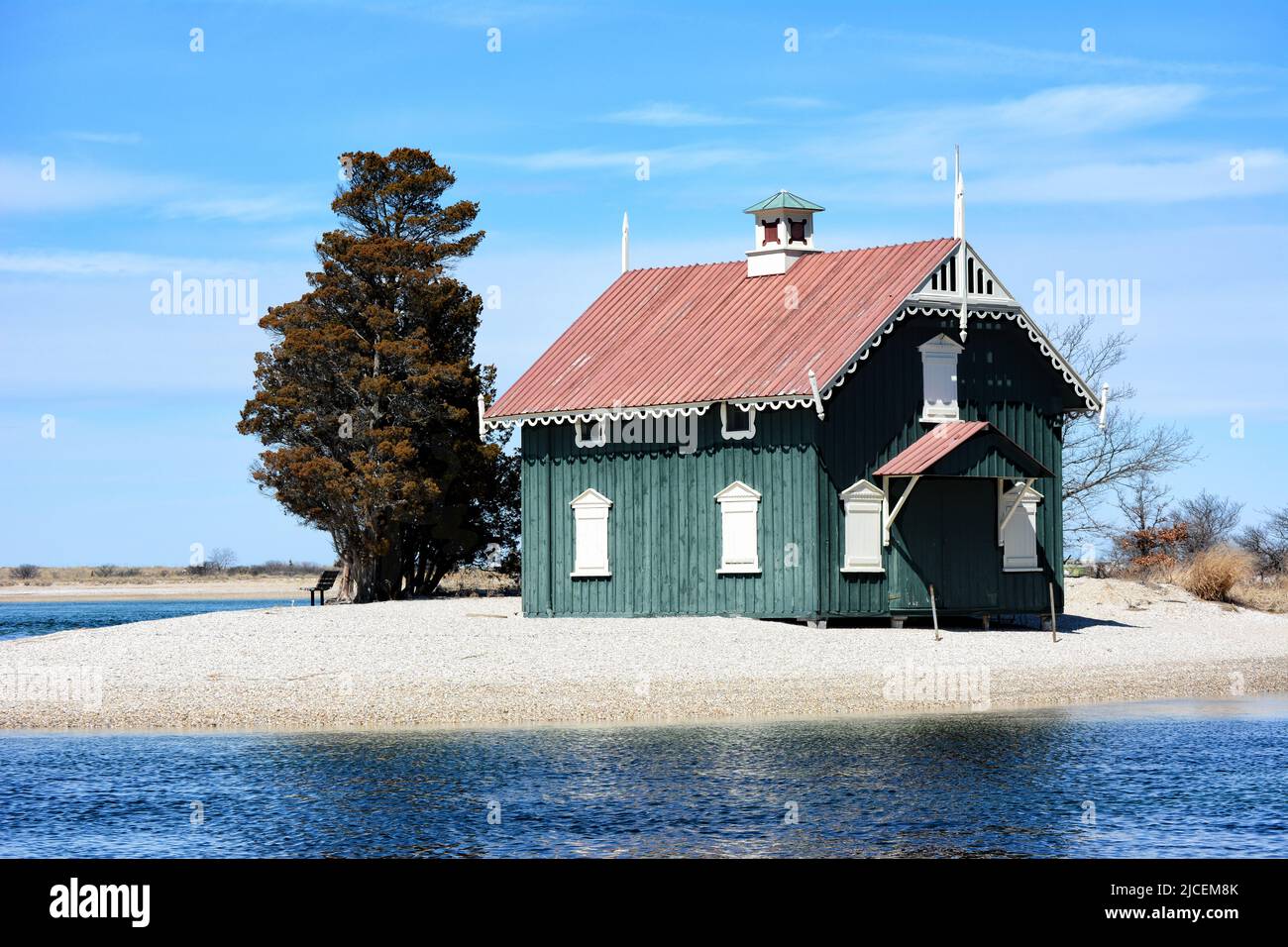 STONY BROOK, NEW YORK - 1 APR 2015: Gamecock Cottage im West Meadow Wetlands Reserve, auf Long Island. Stockfoto