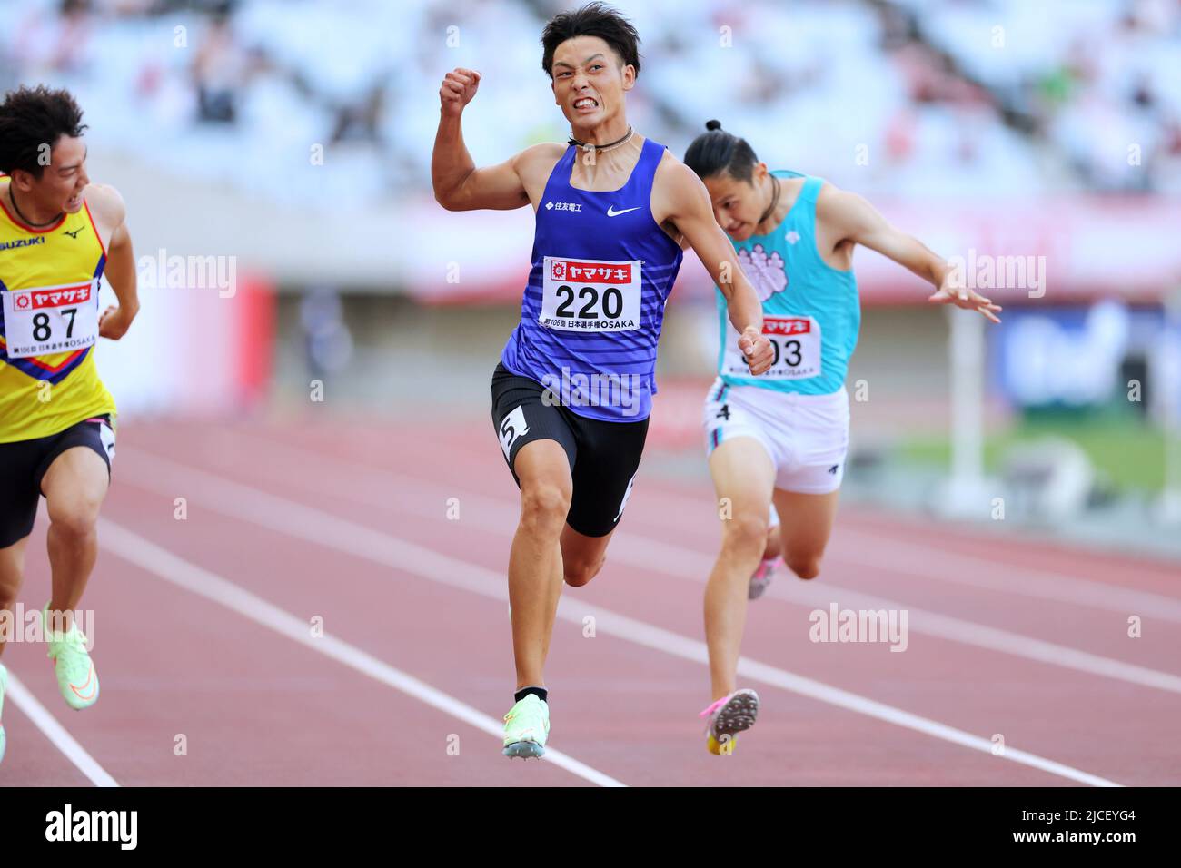 Osaka, Japan. 12.. Juni 2022. Koki Ueyama Athletics : das Japan Track & Field National Championships der Männer 106. im Yanmar Stadium Nagai in Osaka, Japan, das Finale 200m. Quelle: Naoki Nishimura/AFLO SPORT/Alamy Live News Stockfoto