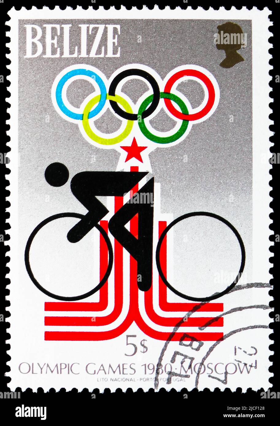 MOSKAU, RUSSLAND - 12. JUNI 2022: Briefmarke gedruckt in Belize zeigt Radfahren, Olympische Sommerspiele 1980 - Moskau Serie, um 1979 Stockfoto