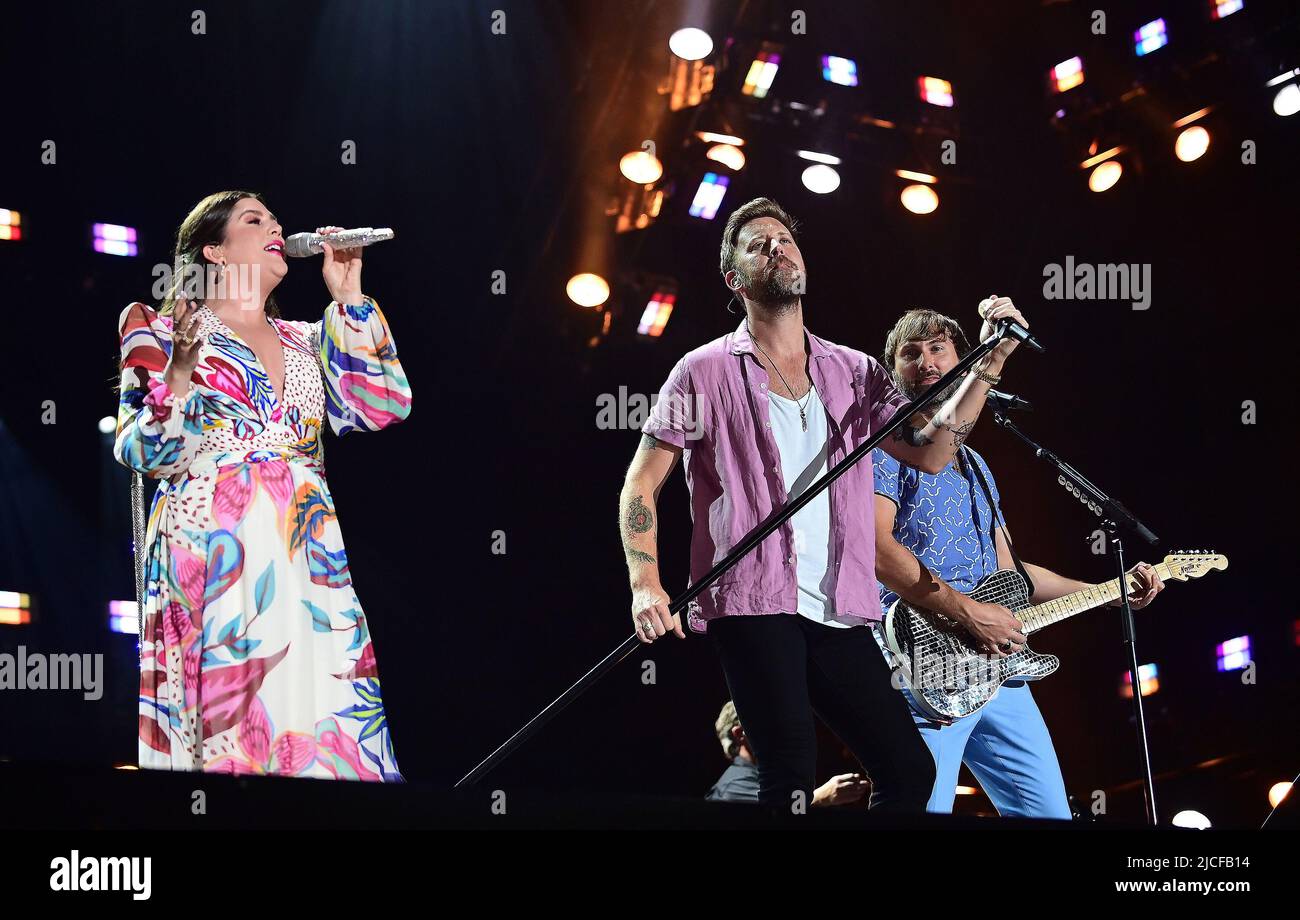 12. Juni 2022 - Nashville, Tennessee - Hillary Scott, Charles Kelley, Dave Haywood, Lady A. 2022 CMA Fest der viertägige Konzerttag findet im Nissan Stadium statt. (Bild: © Laura Farr/AdMedia via ZUMA Press Wire) Stockfoto
