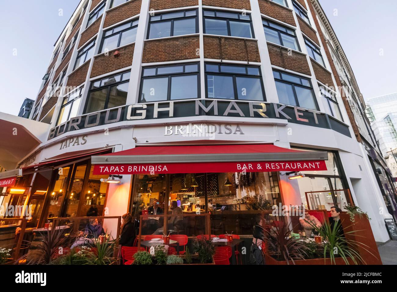 England, London, Southwark, Borough Market, Tapas Brindisa Bar und Restaurant Stockfoto