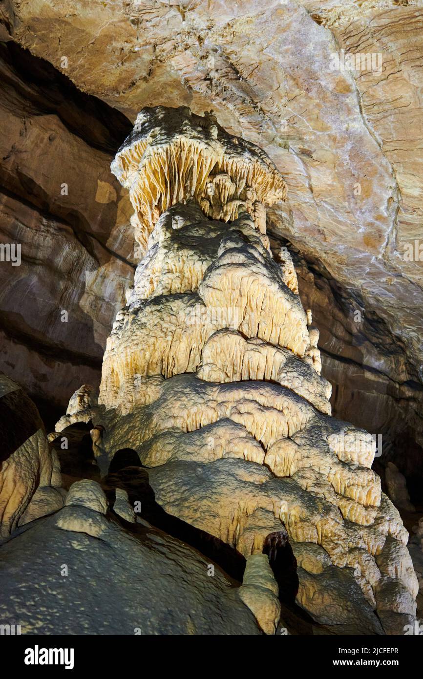 Kalksteinbildung in Grotte de la Malatiere in Frankreich Stockfoto