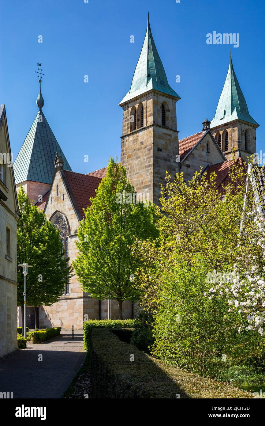 Deutschland, Senden (Westfalen), Münsterland, Westfalen, Nordrhein-Westfalen, NRW, Senden-Boesensell, Katholische Pfarrkirche St. Johannes der Täufer, Gotische Wiedergeburt Stockfoto