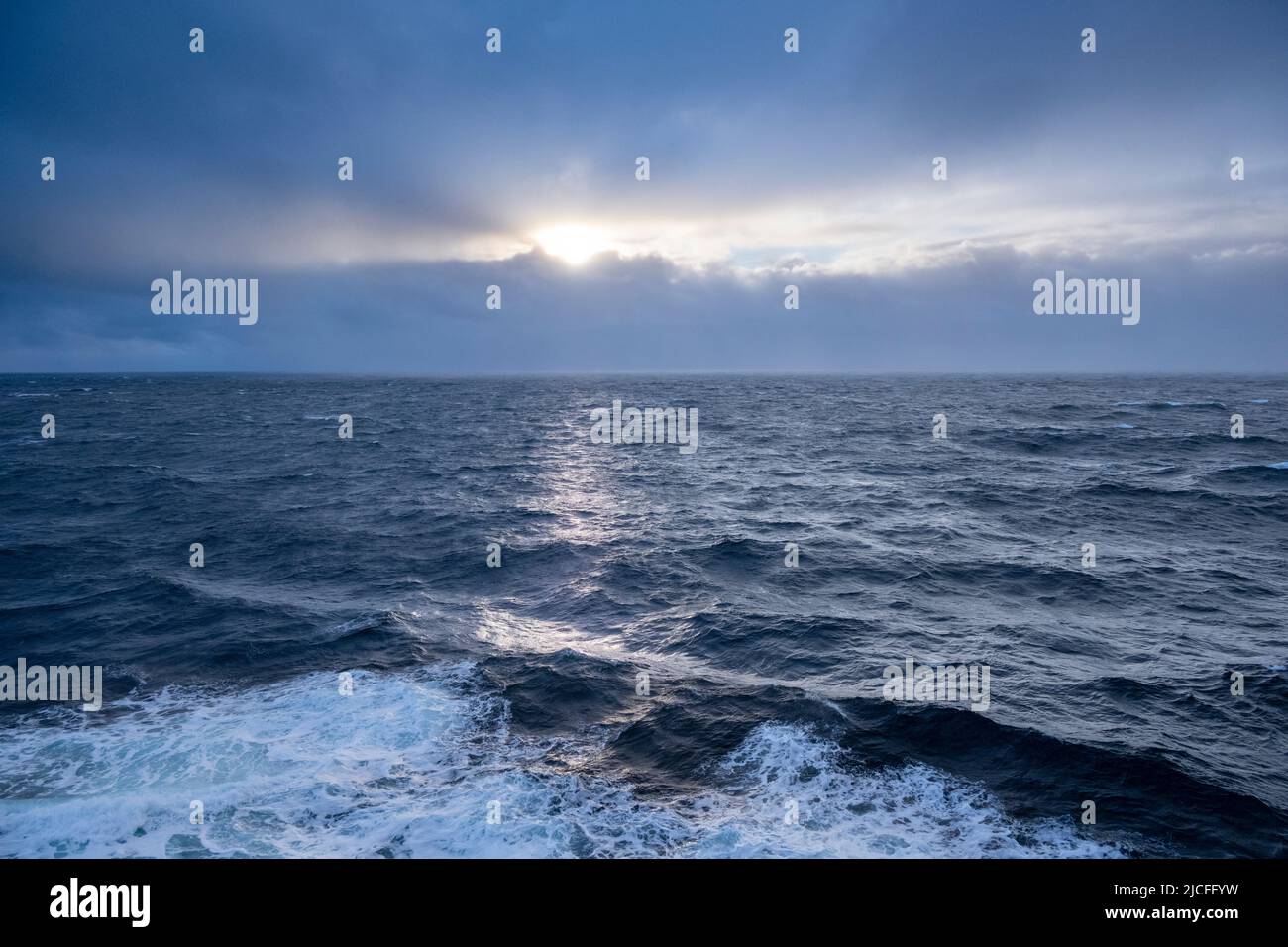 Norwegen, Trøndelag, atmosphärisches Meer. Stockfoto
