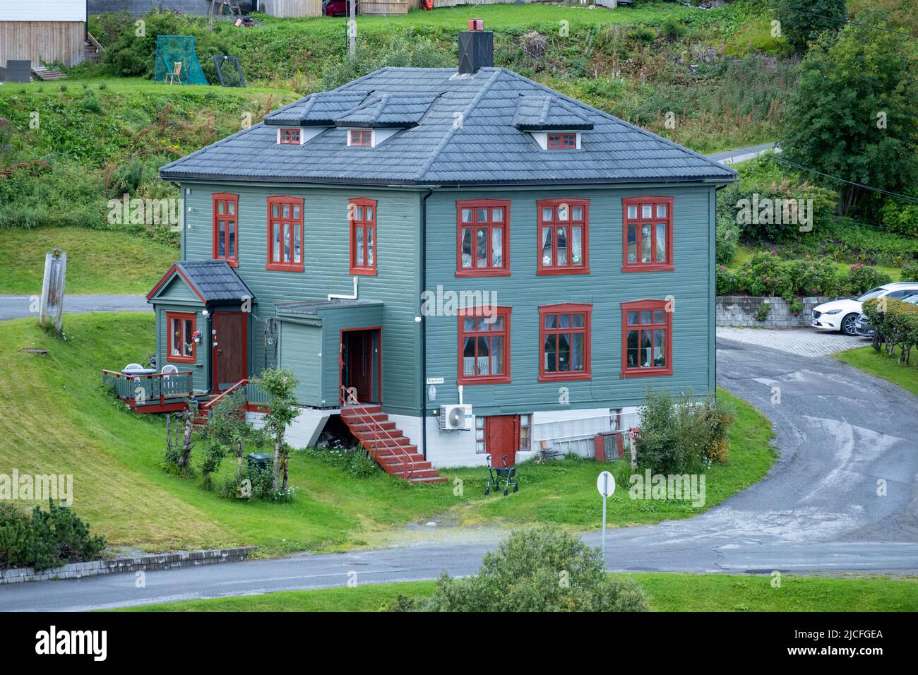 Norwegen, Troms Og Finnmark, Sjkervøy, Wohnhaus im Landhausstil. Stockfoto