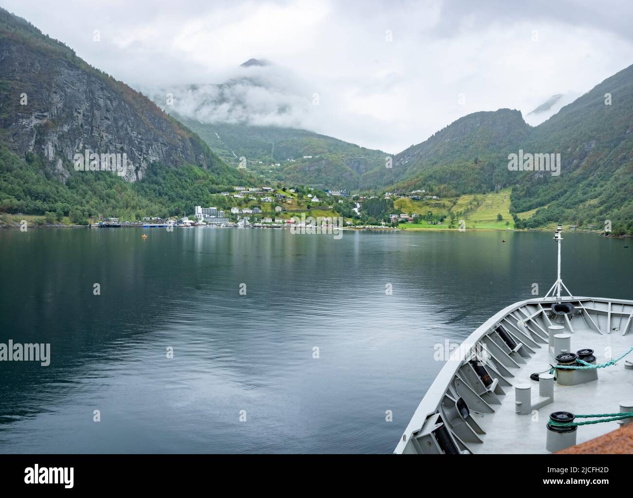 Norwegen, Møre Og Romsdal, die Stadt Geiranger am Ende des Geirangerfjords. Stockfoto