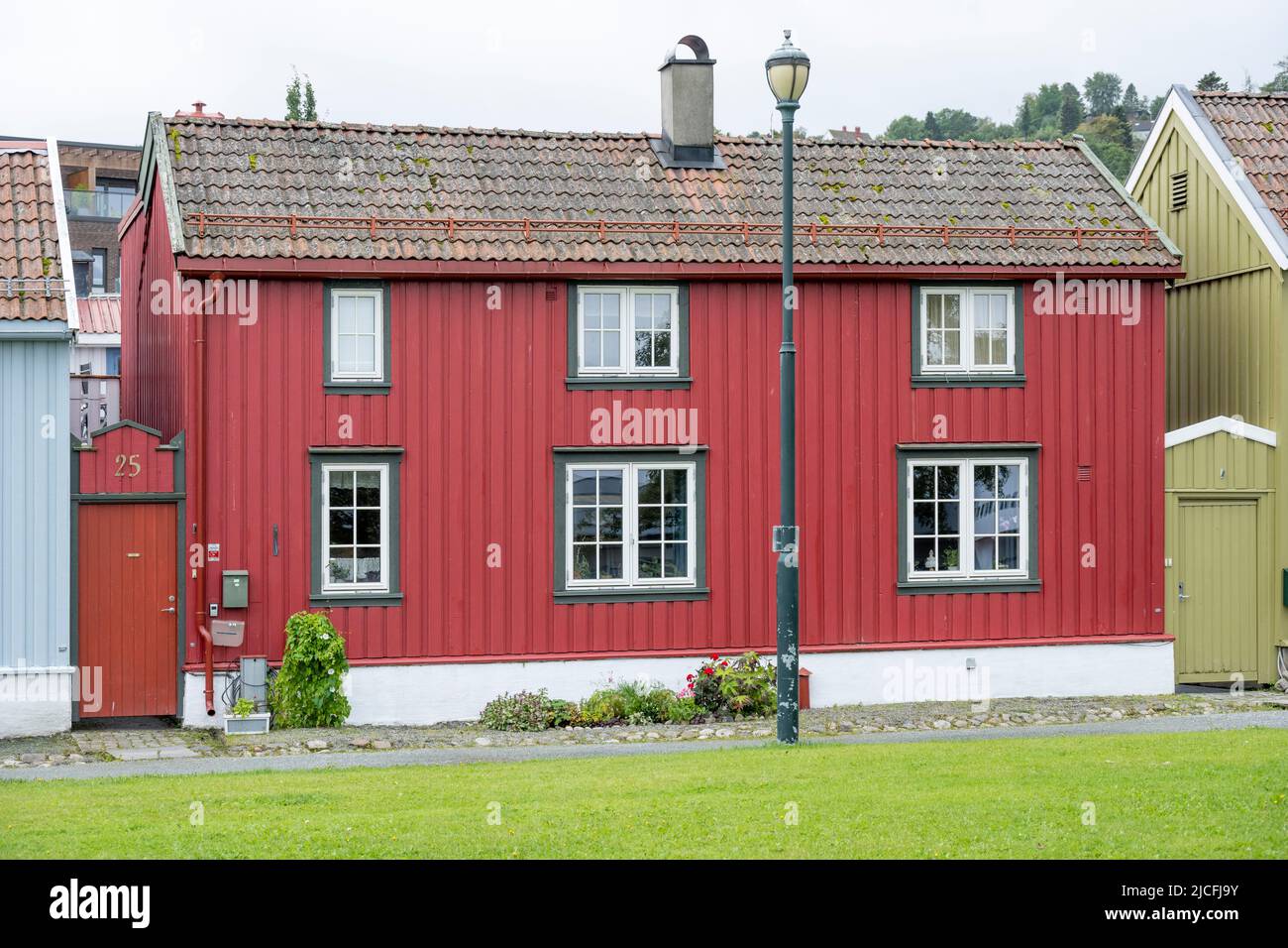 Norwegen, Trøndelag, Trondheim, alte traditionelle Wohnungen. Stockfoto