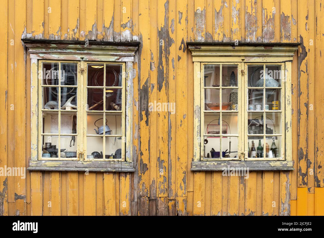 Norwegen, Trøndelag, Trondheim, altes Schaufenster. Stockfoto