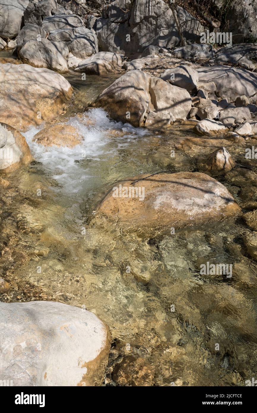 Bergbach im Nationalpark Paklenica, Talstadt Starigrad-Paklenica, Gespanschaft Zadar, Dalmatien, Kroatien, Europa Stockfoto