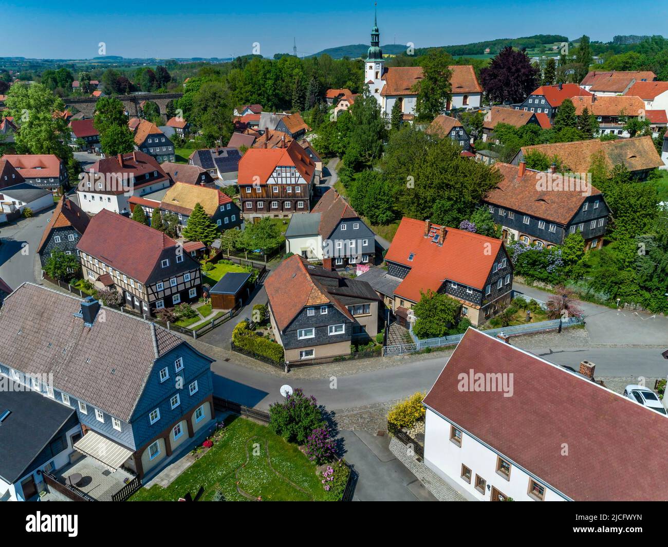 Fachwerkhäuser in Obercunnersdorf: Das Stadtbild des staatlich anerkannten Ortes Obercunnersdorf ist geprägt von über 250 oberLausitzer Fachwerkhäusern. Stockfoto