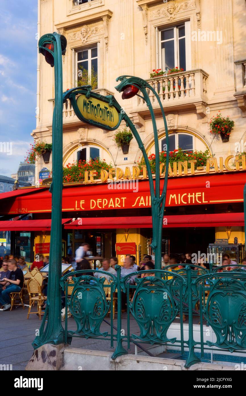 Outdour Restaurant im Quartier Latin, Paris, Ile-de-France, Frankreich Stockfoto