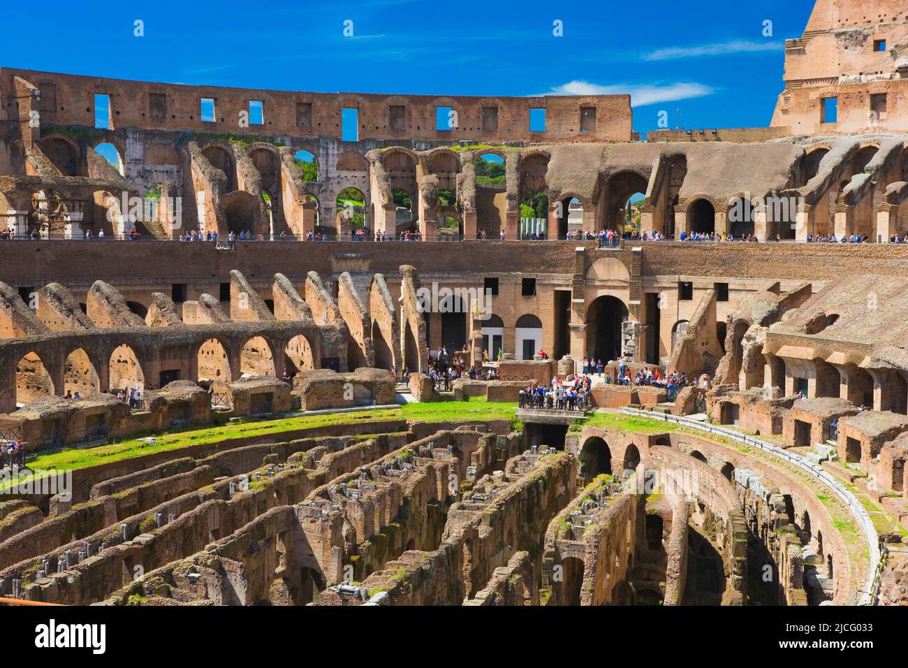 Innenraum des Kolosseums zeigt das Hypogäum, Rom, Italien Stockfoto