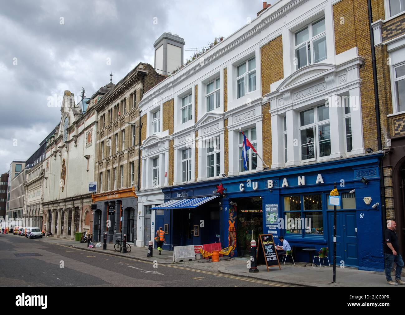 Charterhouse Street london Street Scene und Cubana Bar Restaurant Stockfoto