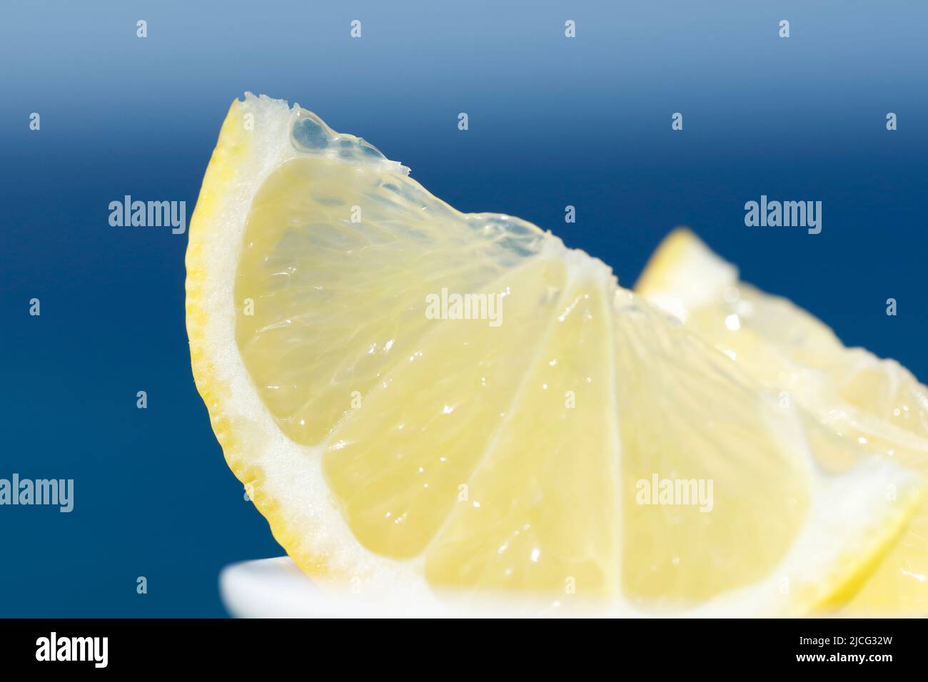 Zitrone am Meer Stockfoto
