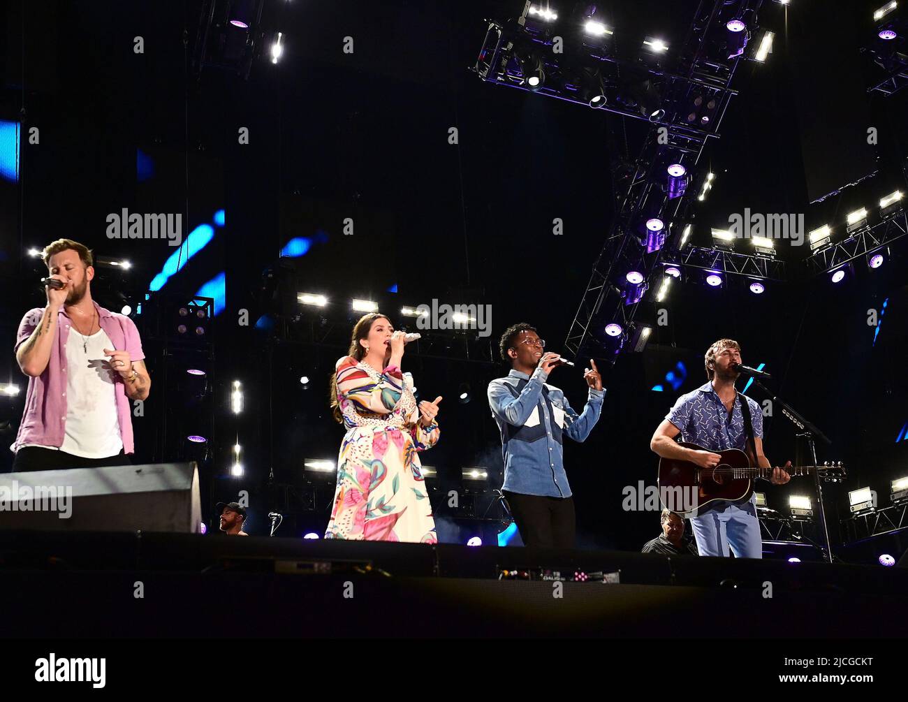 12. Juni 2022 - Nashville, Tennessee - Hillary Scott, Charles Kelley, Dave Haywood, Lady A, Breland. 2022 CMA Fest nächtlicher Konzerttag 4 im Nissan Stadium. (Bild: © Laura Farr/AdMedia via ZUMA Press Wire) Stockfoto