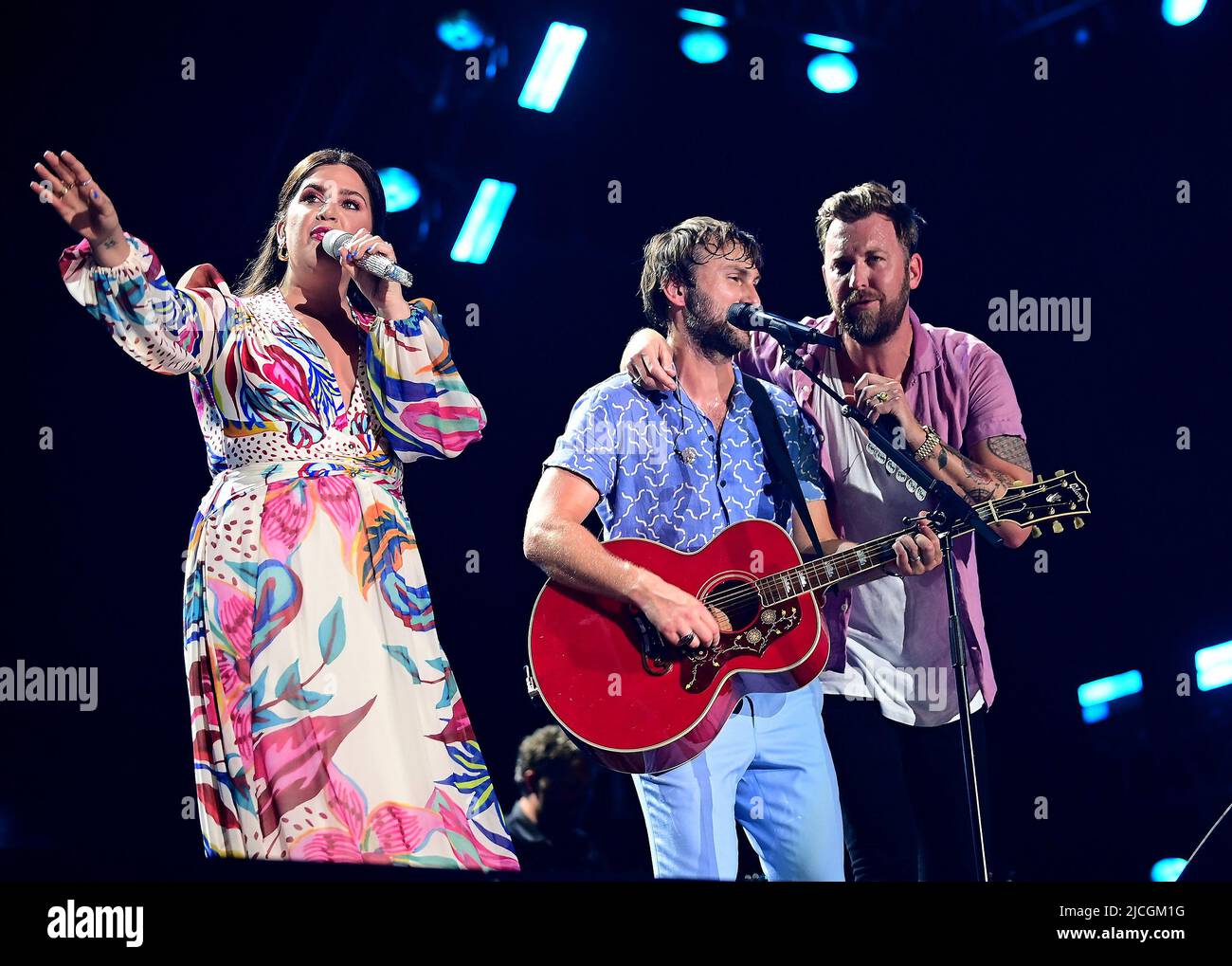 12. Juni 2022 - Nashville, Tennessee - Hillary Scott, Charles Kelley, Dave Haywood, Lady A. 2022 CMA Fest der viertägige Konzerttag findet im Nissan Stadium statt. (Bild: © Laura Farr/AdMedia via ZUMA Press Wire) Stockfoto