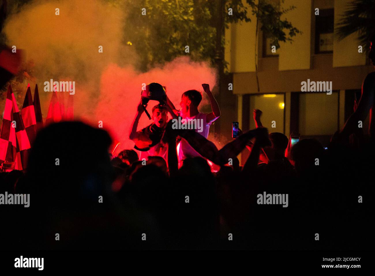 Palermo, Piazza Politeama, festeggiamenti dei tifosi per il ritorno in Serie B del Palermo Calcio Stockfoto