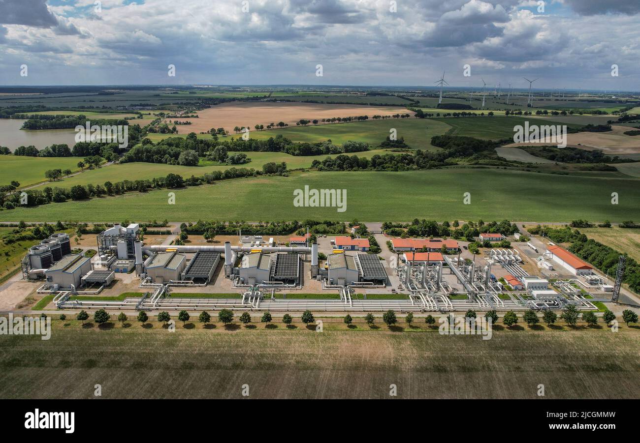 Eine Verdichterstation der Jagal-Erdgasleitung ist am 13. Juni 2022 in einer Gasverdichterstation in Mallnow, Deutschland, abgebildet. Mit einer Drohne aufgenommen. REUTERS/Hannibal Hanschke Stockfoto