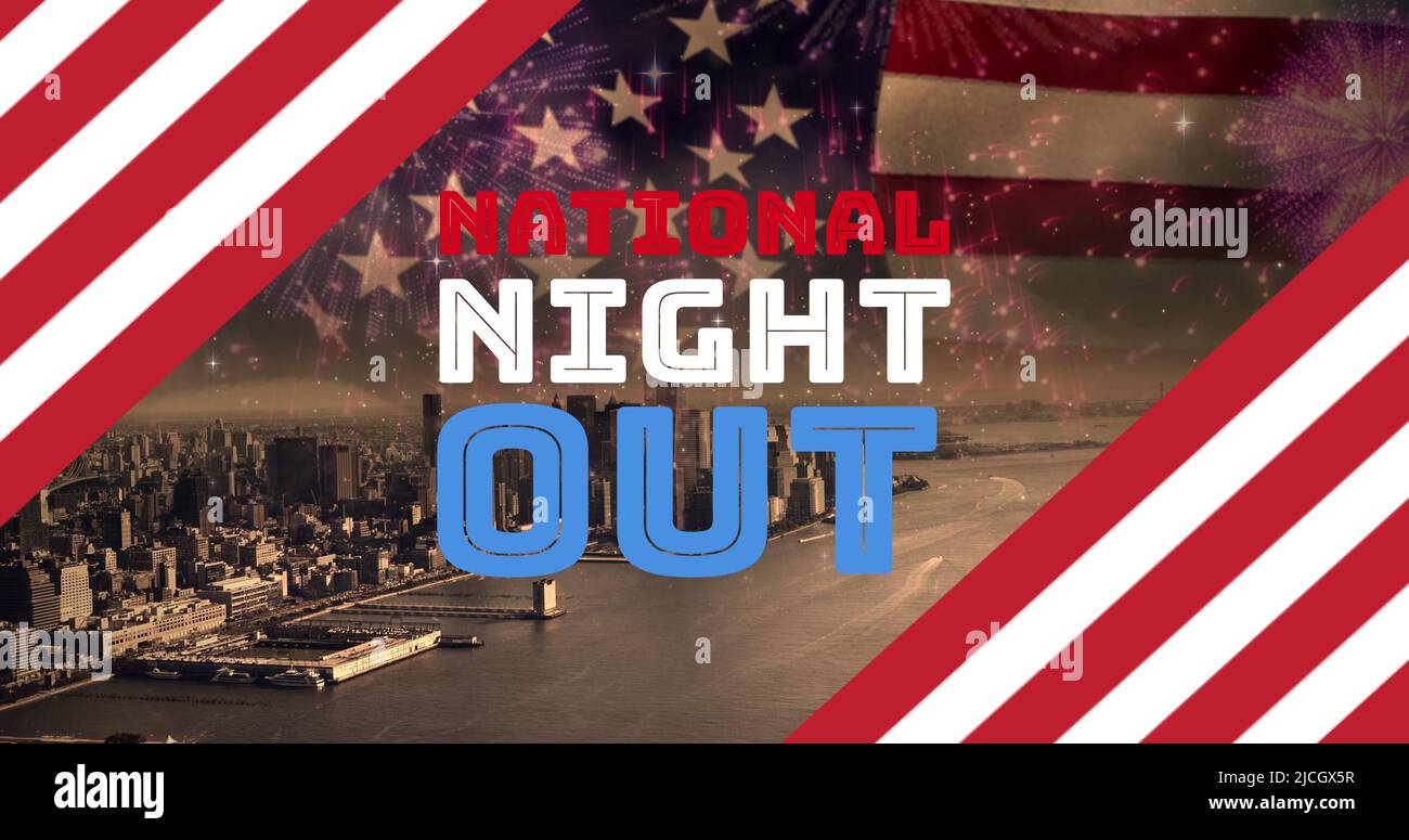 Eine Kombination aus Flagge amerikas mit nationalen Nachtausgehungen und modernen Gebäuden am Fluss bei Nacht Stockfoto