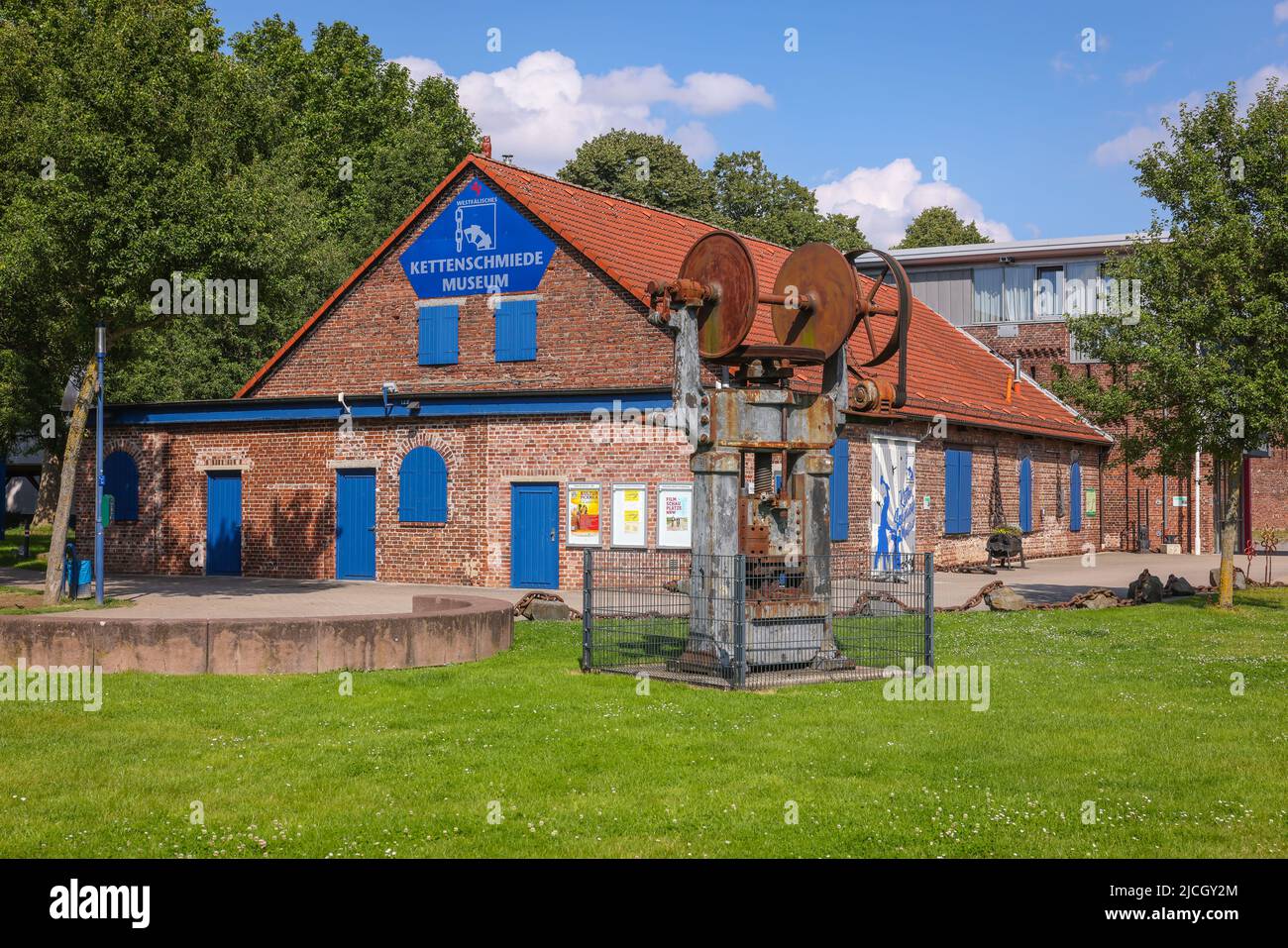 Froendenberg, Nordrhein-Westfalen, Deutschland - Westfälisches Kettenmuseum im Himmelmann Park direkt an der Ruhr. Stockfoto