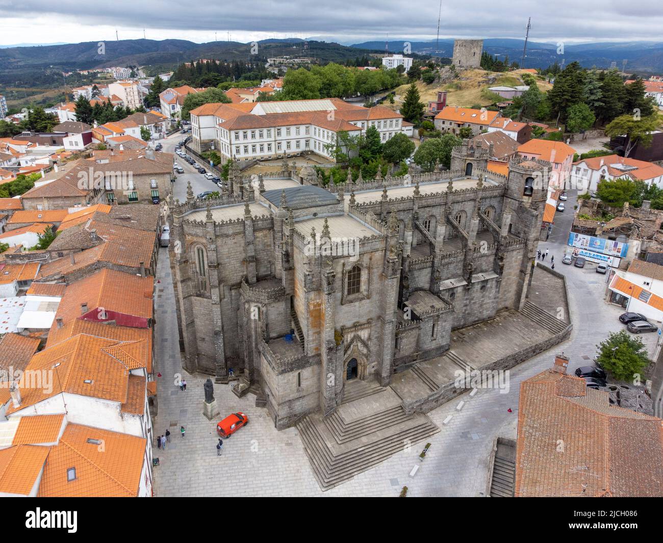 Luftaufnahme der Kathedrale von Guarda - Sé Catedral da Guarda, Portugal, Europa Stockfoto