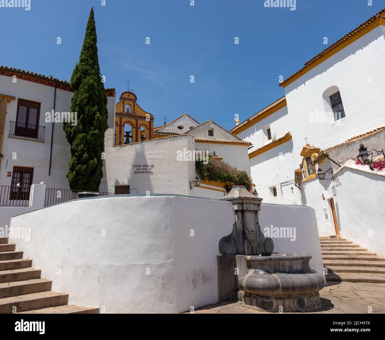 Cuesta del Bailio, con su fuente, un hermoso Rincón del Centro histórico de Córdoba. Stockfoto